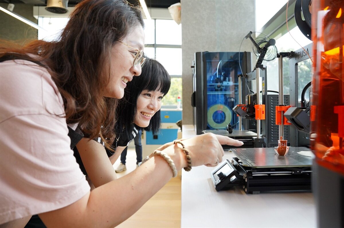 「創客實驗室」的3D列印機。圖/新竹縣文化局提供