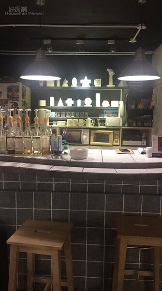 5. 咖啡吧台相當講究,設備俱全