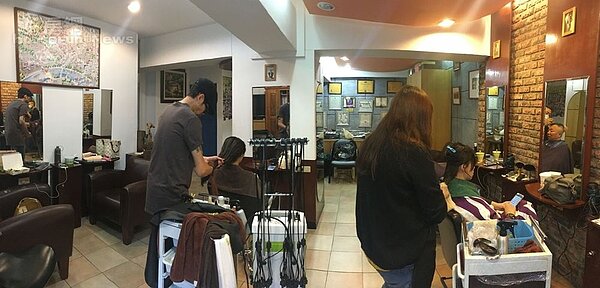 5. 工作室小巧溫馨,滿座也只能容納六個人。