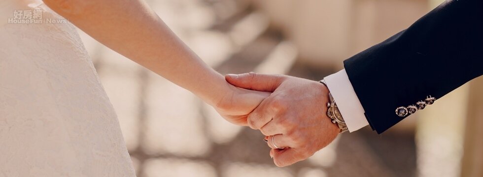 過年前是傳統結婚旺季,若父母要給予新婚佳人嫁妝等財物贈與,可把握《遺產及贈與稅法》中的新婚贈與免稅額