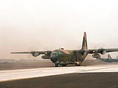 抗旱作戰　空軍出動造雨