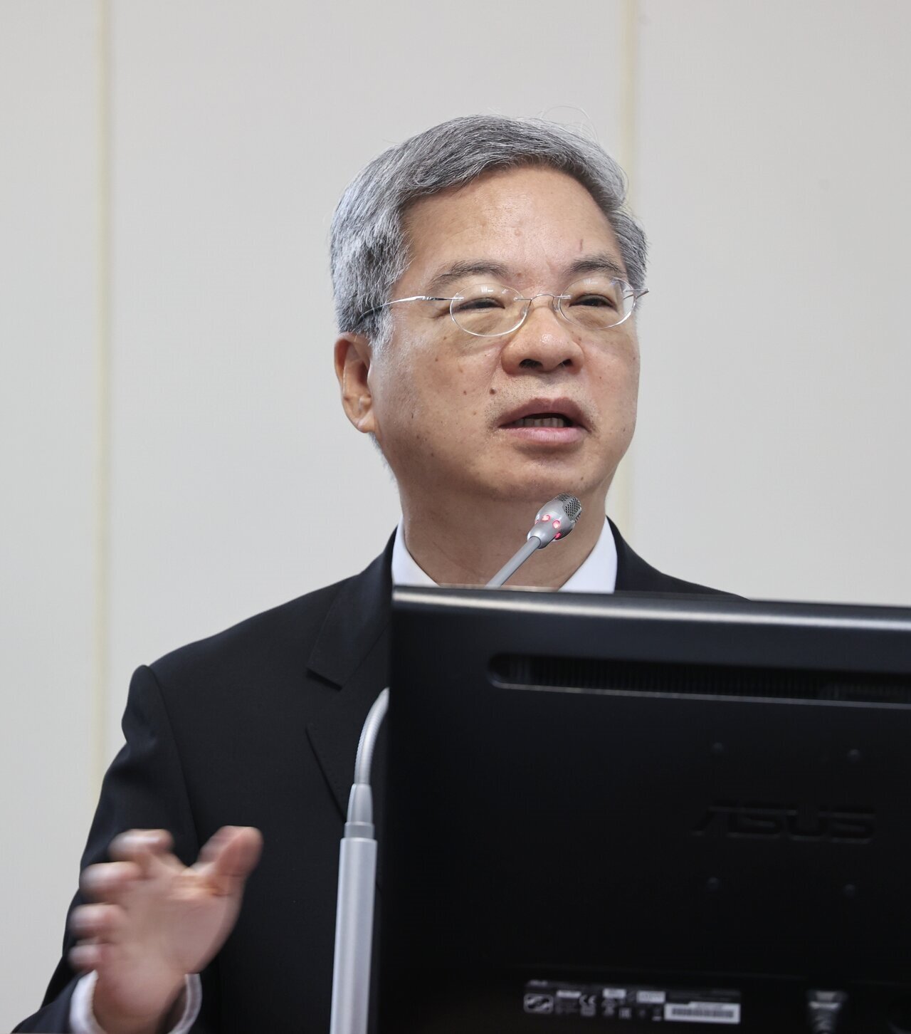 經濟部長龔明鑫表示，若油價未凍漲而是反映國際能源漲幅，CPI年增率恐愈3％。聯合報系資料照 