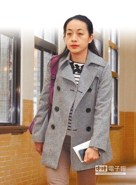 巧合↑→小燈泡媽媽、司改國是會議籌備委員王婉諭（右圖）與殺死小燈泡的凶手王景玉律師黃致豪（上圖）1日一同出席司改國是會議第一分組會議，2人會中互動良好並無針鋒相對。（杜宜諳攝） 