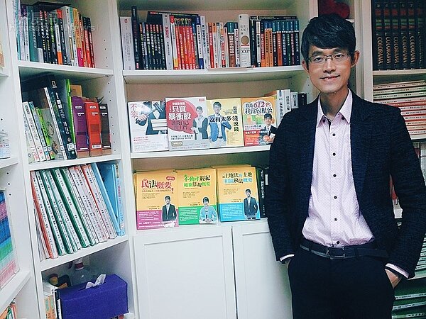 1.律師蔡志雄投資房產有道，出書分享包租公心得。

