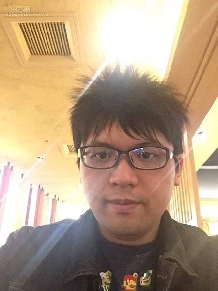 1.	美漫達人POPO不僅經營「Geek-Base」粉絲團，也是「玩具人」專欄作家。

