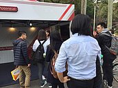 勞動條件差　學生就博找「外派」工作