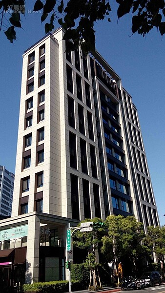 6. 知名豪宅「釣藏」位在朱崙街、龍江路口。