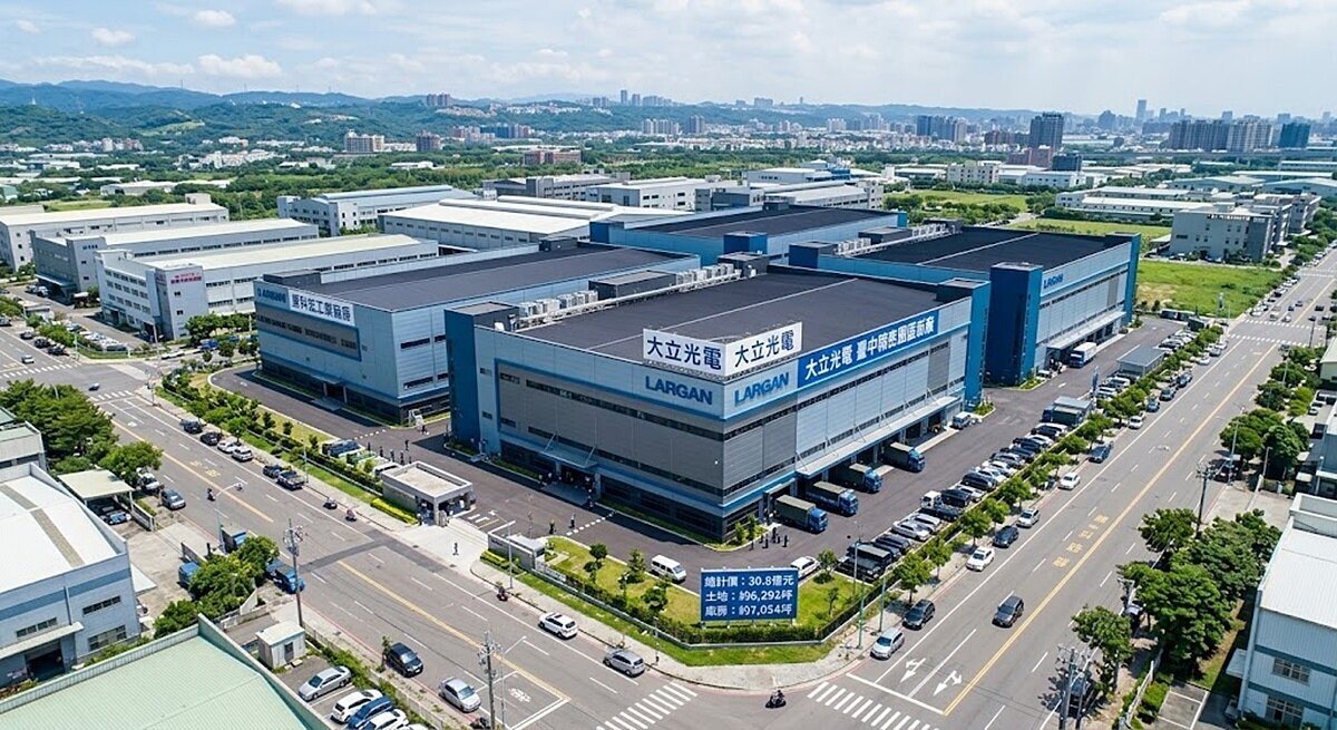 大立光持續整合營運總部周邊土地與廠房，顯示這波布局並非單純購置不動產，而是提前為下一階段成長準備生產空間，產業能量強勁。示意圖／AI生成