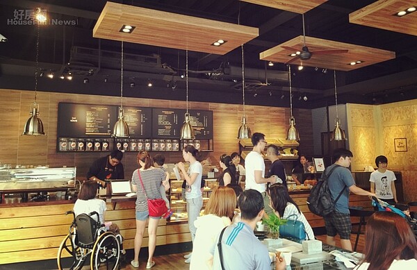 到處苦哈哈,餐飲營業額創新高(好房網news林美欣攝影)