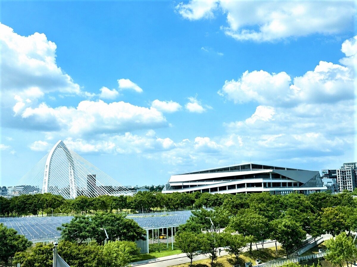 水湳轉運中心設計以候鳥與北極星為發想，呼應「出發、移動、抵達」的交通功能。圖／台中市政府交通局提供