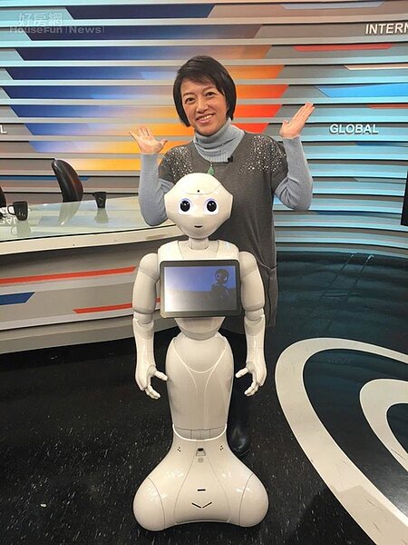 1.名嘴邱明玉人氣旺，各大節目都愛找她談時事。

