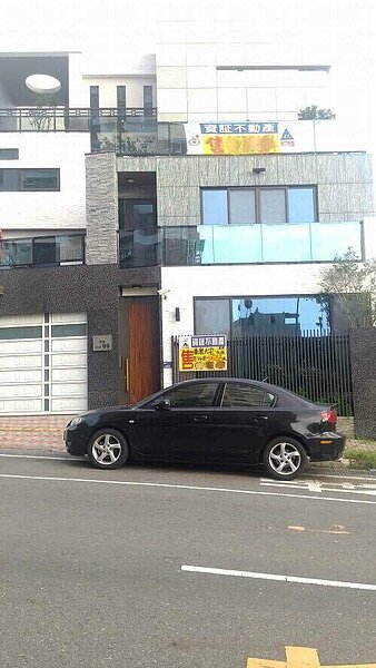 嘉義一棟豪宅開出6688萬的高價,不過日前已降價1000萬元。(翻攝自綠豆嘉義人)