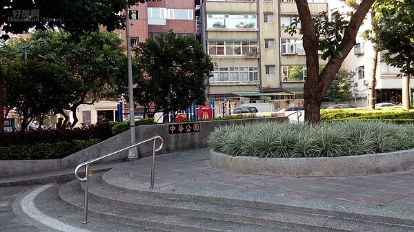 4.「中華公園」位在「中華體育館」舊址正後方。
