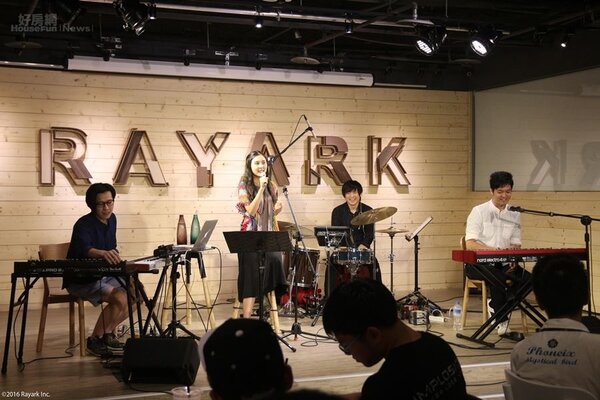 
6.台灣樂團「Night Keepers」在蘭空咖啡舉辦音樂會。

