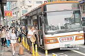 台中站前公車站調整　首日亂中有序