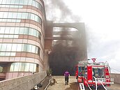 停業焚化廠　2000噸垃圾大火