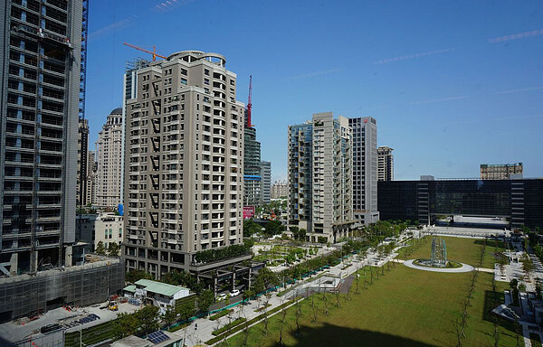 Re: [問卦] 經濟學怎麼解釋台灣房價不會跌？