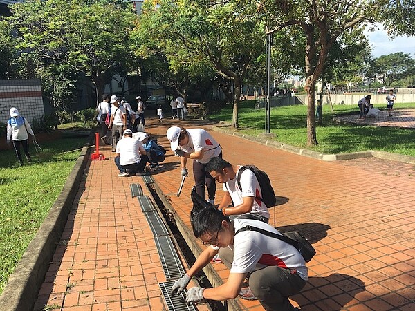 中部建商每年發起員工淨山活動。(好房資料中心)