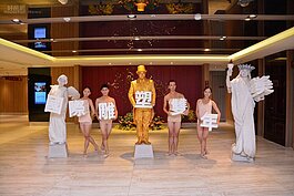 台灣藝術大學的焦點舞團中場表演現代舞。