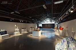 第三屆國際雕塑雙年獎主題為蛻變，各方雕塑高手充分在藝術上演繹出蛻變的精髓，共計徵得228件作品，共計有34國藝術家參賽，初審包含台灣、日本、中國、韓國、英國、美國、西班牙、墨西哥、羅馬尼亞和南非等10個國家，共計16位藝術家進入本屆決審。主辦單位為能吸引眾多國際級的藝術創作者參加，總獎金推升近500萬元、金獎獎金高達100萬元，可以看出主辦單位在文化藝術上擘劃的格局。