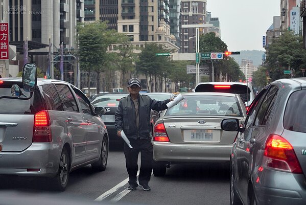 Re: [討論] 信義區豪宅閒置12年不降價賣