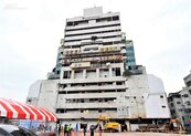 告別25年廢墟　員林站前「黃金帝國大樓」都更終於拆了