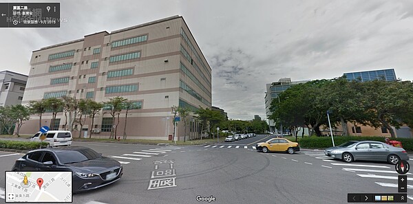 未來四年國內產業用地缺口將近2,000公頃,為解決缺地問題,政府將四路並進,包括透過類都更方式,更新加工區廠房,增加引進新興、科技產業進駐等,預計可增加671億元產值。(截自GoogleMap)