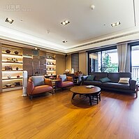 室內裝潢家具千萬價，打造輕奢華風