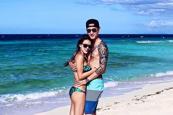 王陽明、蔡詩芸結婚一年,感情甜蜜蜜竟靠仲介一手牽。(翻攝自蔡詩芸臉書)