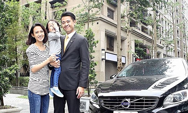 員工在永慶「告別光棍又脫魯」！永慶房屋南軟店資深店經理陳俊嘉，5年完成五子登科的階段目標