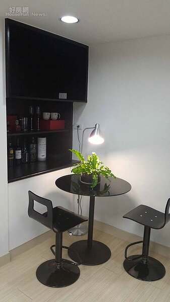 10就連小型會議桌,張宥羢也堅持訂做。