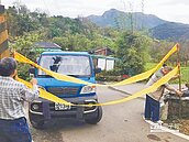 八煙聚落封村　兩派居民互槓