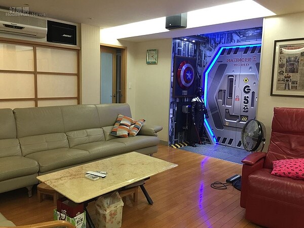 2.「無敵戰艦」的入口就在客廳旁邊。
