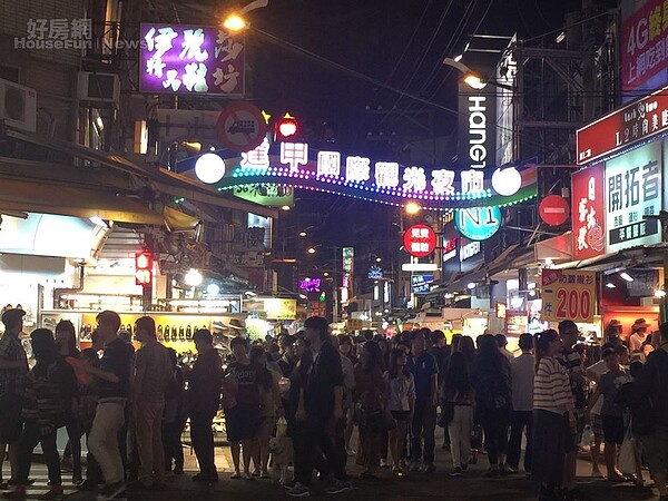 逢甲夜市 逢甲商圈 夜市(好房網news林美欣攝影)