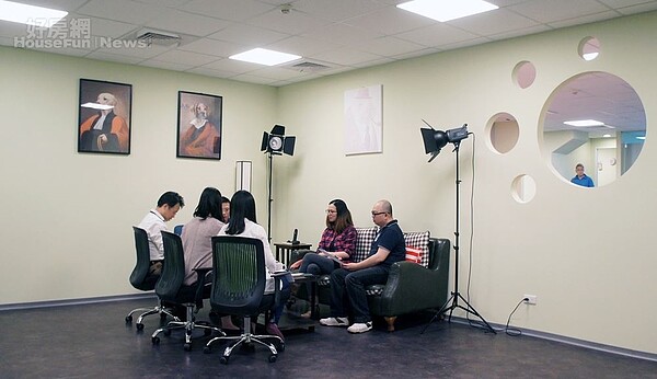 雇主建立「加班申請制度」來應對勞動檢查,強調勞工自願加班,但法院判決有不同見解,就算有加班申請制度,仍要依照是否有提供勞務為主。示意圖/好房資料中心