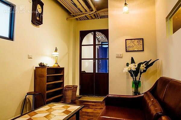 3. 一樓入門處接待用小客廳。