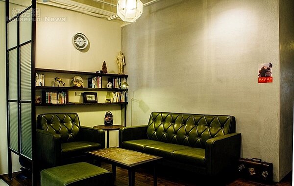 5. 住宿專屬的二樓小客廳。