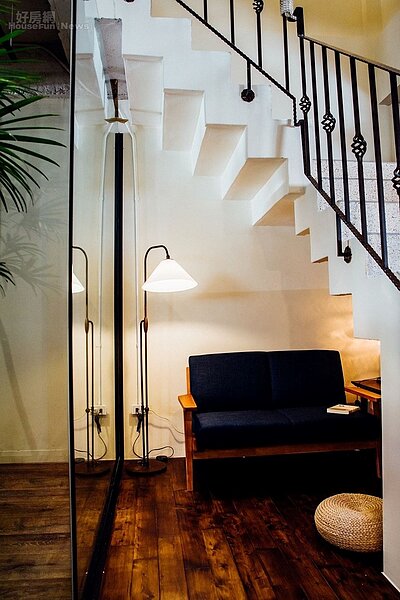 7. 樓下獨立而寧靜的角落。