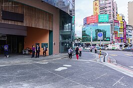 建成圓環一景。