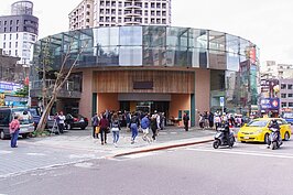 曾為南部到台北打拼美食第一印象的建成圓環，終究要在歷史舞台鞠躬下台。