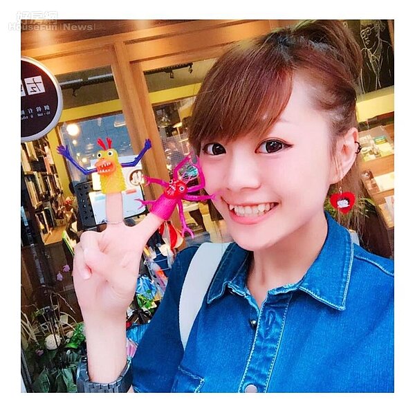 2.短短從小就收集各式各樣的玩具,因此有了開店計劃。