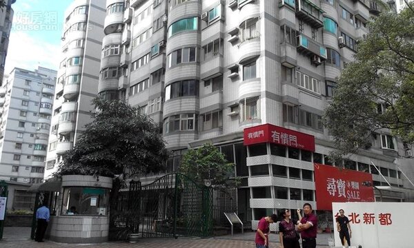 3.	張明賢夫妻在林口的「台北新都」買房。
