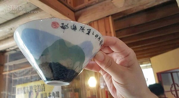 5. 畫家張進勇教授送海老屋的作品。