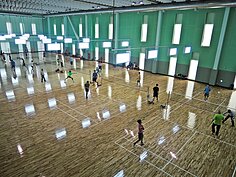 室內羽球場，讓區域民眾下雨也可以運動