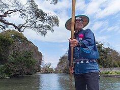 船夫會因應不同國家的觀光客唱起該國著名的歌曲。