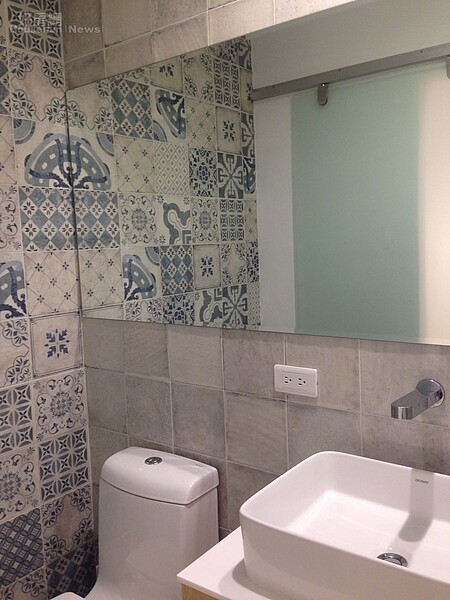 7.對裝潢講究,廁所的牆壁磁磚也是精挑細選。