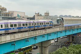 準備進入A8站。（好房網News記者張聖奕／攝影）