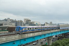 藍色塗裝的普通車。（好房網News記者張聖奕／攝影）