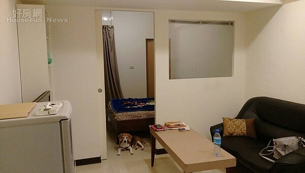 3.目前Manie在三民高中跟徐匯中學捷運站附近租屋,為一房一廳的格局。