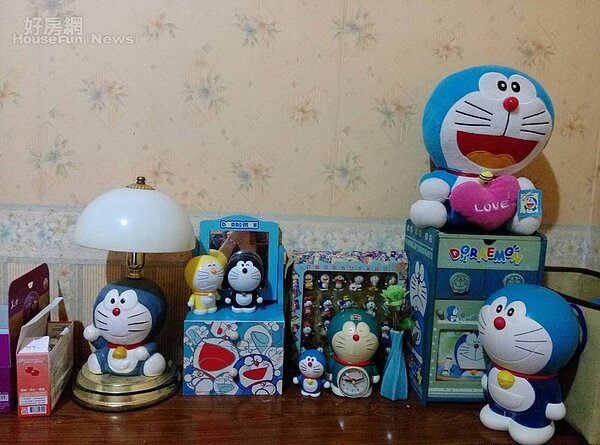 8.家中可見許多Manie收藏的哆啦A夢玩具公仔。